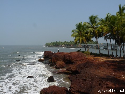 The laterite projection guarding the southern shoulder of Kadalundy river mouth.  It formed an ancient way in for the ships and became renowned all over the world as Kadalundy Nagaram.