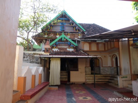 Thottunkal Pally, Ponnani one of the ancient mosques in Kerala founded in 8th century.  Ponnani houses around 50 Pallys and is known as the Mecca of the south east.  It also hosted the Al-azhar University of Islamic and Arabic studies in the early middle ages.