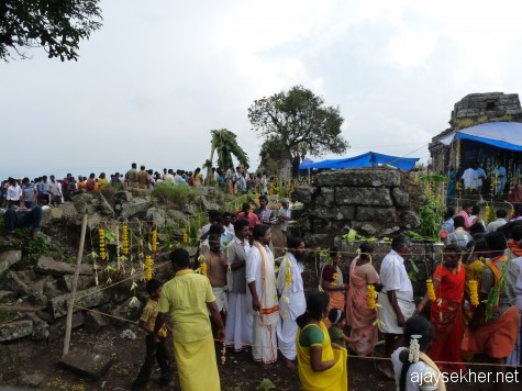 Tamil and Kerala pilgrims atop the Mangalamadantai Kottam near Kumaly on the day of Chitra Paurnami, 25 apl 2013.