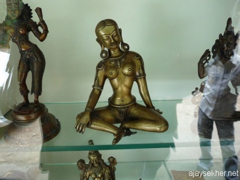 Taradevi bronze in an antique shop in Kumaly